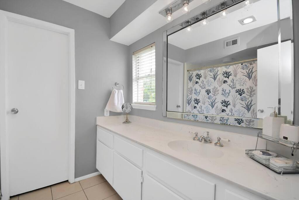 Double Master Suites Condo Near Med Ctr, Nrg Arena 2 Хюстън Екстериор снимка