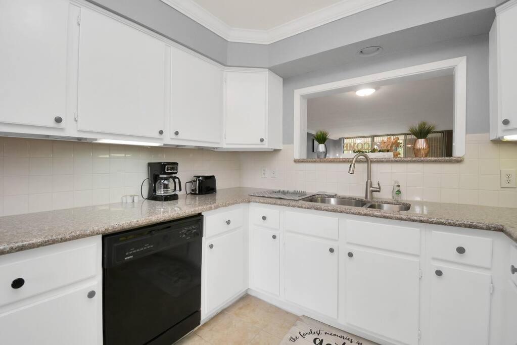 Double Master Suites Condo Near Med Ctr, Nrg Arena 2 Хюстън Екстериор снимка